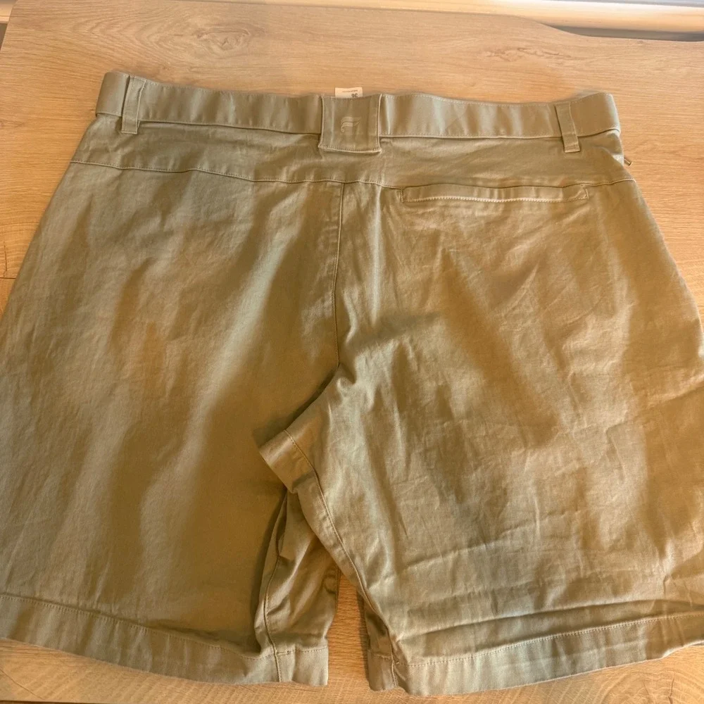 Fabletics Men The One Short Khaki Tan Stretch Chino Shorts Size 36 7 Inch Inseam
